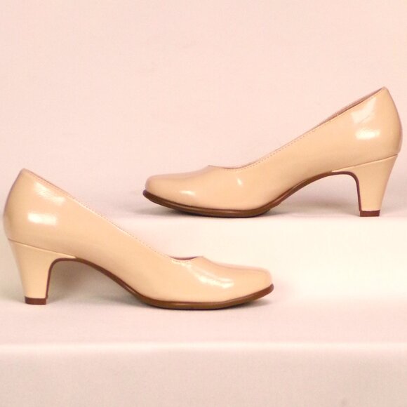 A2 HEELREST by AEROSOLES 6M REDWOOD nude-beige faux-pat.-leather mid-heel pumps - Picture 2 of 15